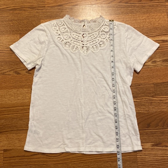 Gorgeous Lace Neckline Loft Outlet Shirt - Picture 10 of 11